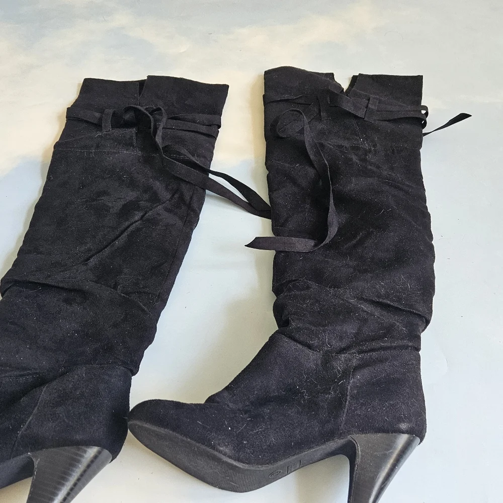 Classic Black Knee-High Boots Stylish Comfortable Knee Highs